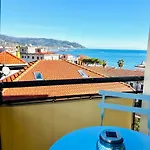 Londra - Bilocale Vista Mare * Діано-Марина