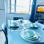 Londra - Bilocale Vista Mare Апартаменти *