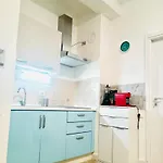 Londra - Bilocale Vista Mare Апартаменти *